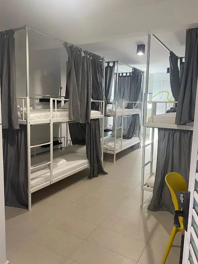 Nomada Beach Hostel- Isla Verde San Juan Albergue